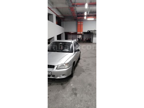 Sahibinden Hyundai Accent 1.3 LX 2000 Model  171000 km Gri