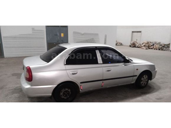 Sahibinden Hyundai Accent 1.3 LX 2000 Model  171000 km Gri