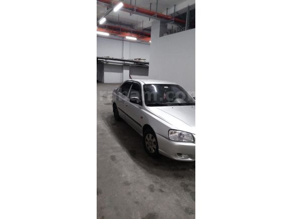Sahibinden Hyundai Accent 1.3 LX 2000 Model  171000 km Gri