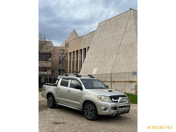 Sahibinden Toyota Hilux 2.5 D-4D 4x2 Comfort 2010 Model  307.000 km Gri