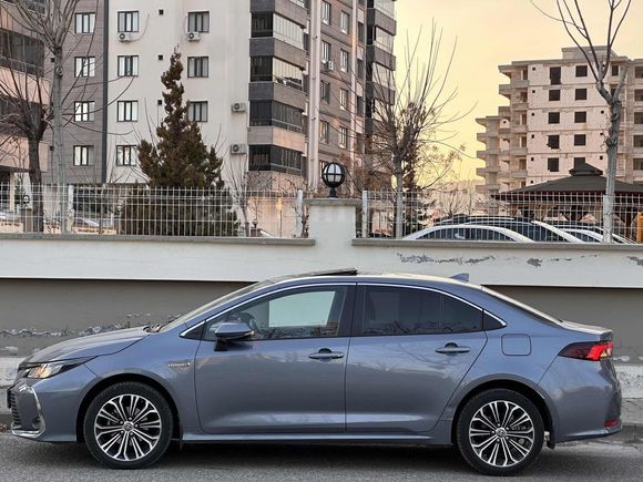 ÇAPRAK AUTO-COROLLA 1.8 HYBRİD FLAME X-PACK HATASIZ BOYASIZ