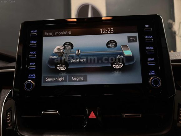 ÇAPRAK AUTO-COROLLA 1.8 HYBRİD FLAME X-PACK HATASIZ BOYASIZ