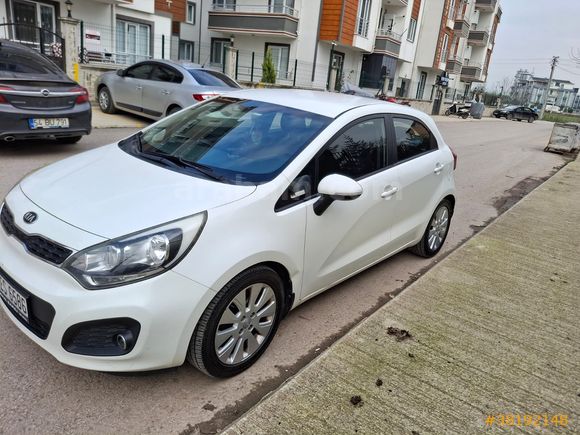Temiz 2013 Kia - Rio Benzinli Manuel Hatchback