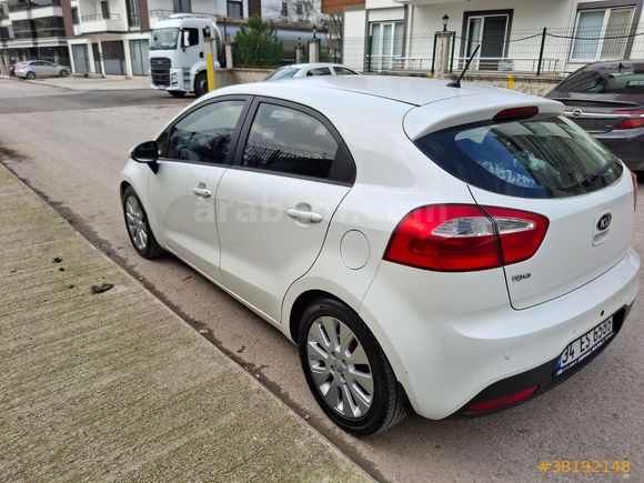 Temiz 2013 Kia - Rio Benzinli Manuel Hatchback