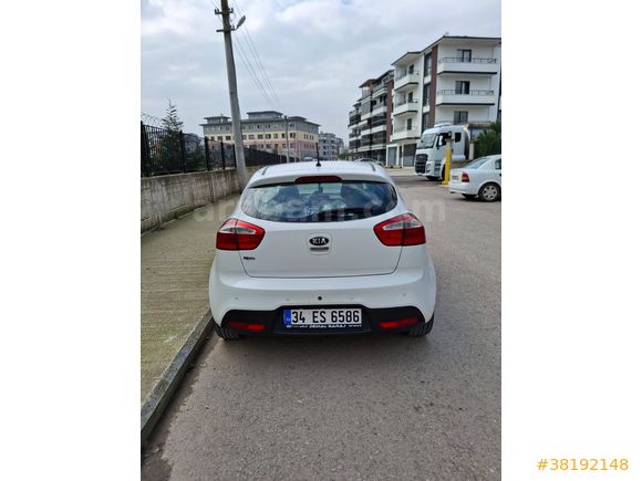 Temiz 2013 Kia - Rio Benzinli Manuel Hatchback