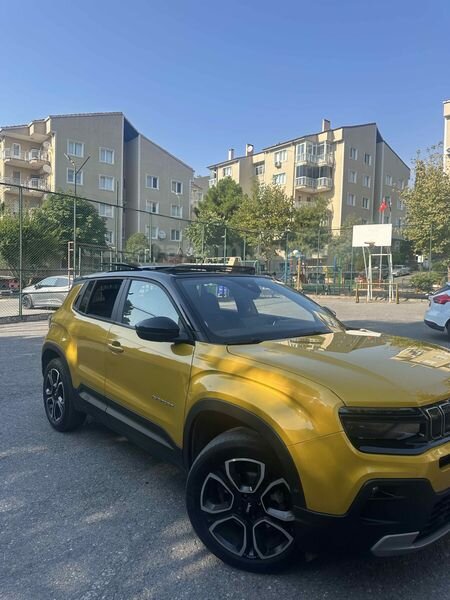 Sahibinden Jeep Avenger Hybrid 1.2 Summit 2024 Model İstanbul 60.000 km Sarı