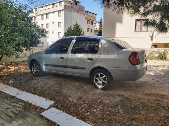 Sahibinden Renault Clio 1.4 RNA 2001 Model İstanbul