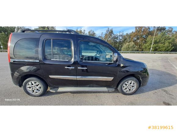 Sahibinden Renault Kangoo Multix 1.5 dCi Chromeline Edition 2012 Model  280.000 km Siyah