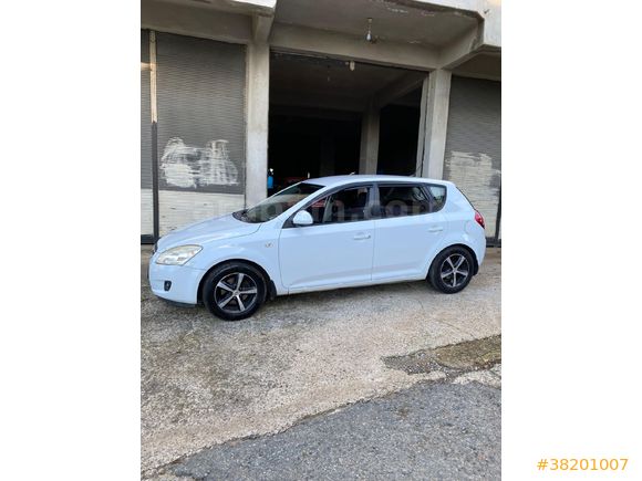 Sahibinden Kia Ceed 1.6 CRDi Motion 2008 Model  255.000 km Beyaz