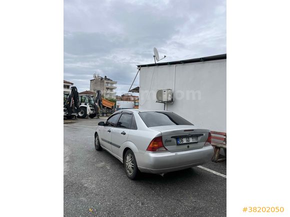 Sahibinden Ford Focus 1.6 Ambiente 2001 Model   Gri