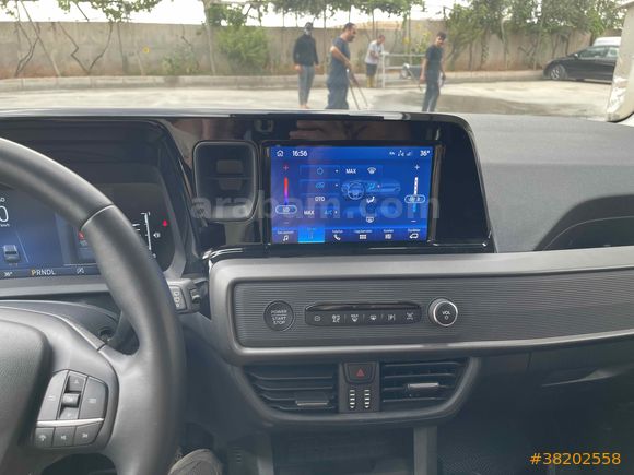 Bankacıdan 
Ford Tourneo Courier 1.0 EcoBoost Titanium 2024 Model 
 34000 km Yeşil