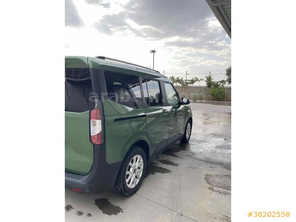 Bankacıdan 
Ford Tourneo Courier 1.0 EcoBoost Titanium 2024 Model 
 34000 km Yeşil