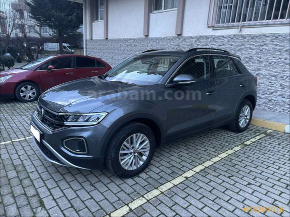 Sahibinden Volkswagen T-Roc 1.5 TSI Life 2022 Model İstanbul 46.000 km Füme