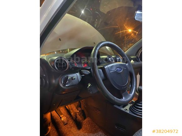 Sahibinden Ford Fiesta 1.4 Comfort 2004 Model  280.000 km Beyaz