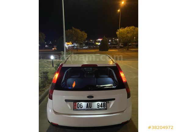Sahibinden Ford Fiesta 1.4 Comfort 2004 Model  280.000 km Beyaz