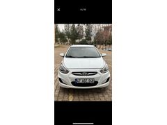 Sahibinden Hyundai Accent Blue 1.4 CVVT Mode 2013 Model  266.000 km Beyaz