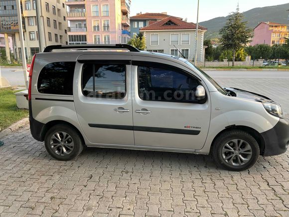 Sahibinden Renault Kangoo Multix 1.5 dCi Extreme 2015 Model Gri (Gümüş)