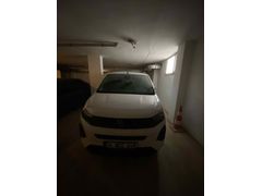 Sahibinden Peugeot Rifter 1.5 BlueHDI Allure 2025 Model 