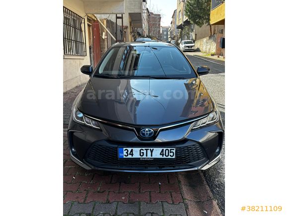 Sahibinden Toyota Corolla 1.8 Hybrid Dream 2023 Model 