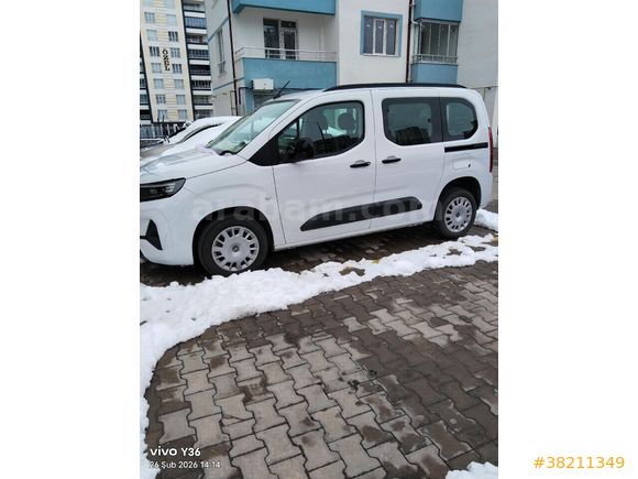 Sahibinden Opel Combo 1.5 CDTI Essential 2025 Model