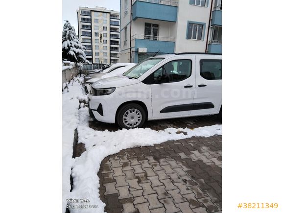 Sahibinden Opel Combo 1.5 CDTI Essential 2025 Model