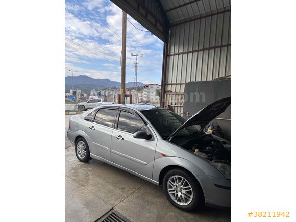 Sahibinden Ford Focus 1.6 Ghia 2004 Model 