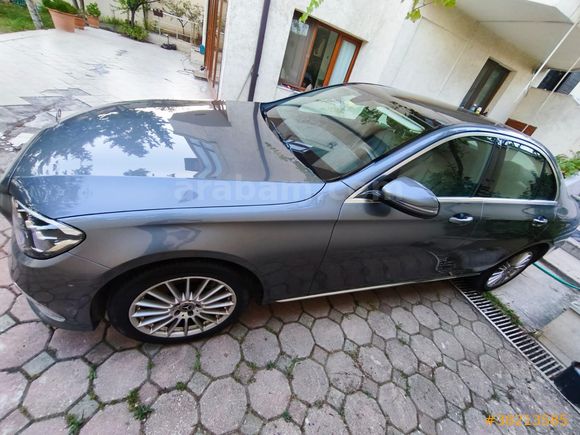 HATASIZ BOYASIZ OCAK 23 ÇIKIŞLI E200d 30500KM