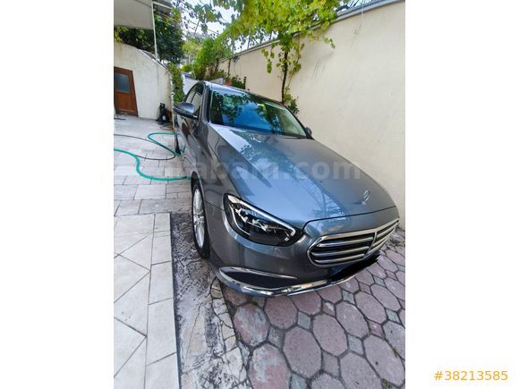 HATASIZ BOYASIZ OCAK 23 ÇIKIŞLI E200d 30500KM