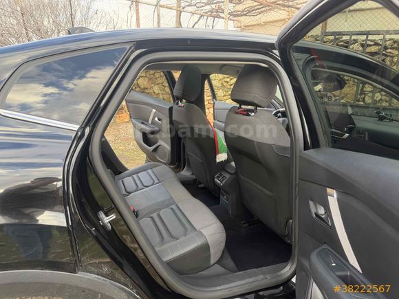 Sahibinden Citroen C4 X 1.2 PureTech Shine Bold 2023 Model 