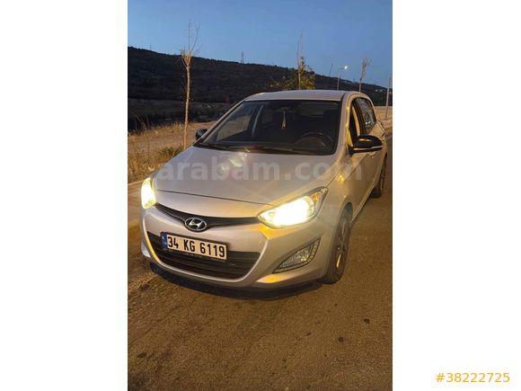 Sahibinden özel üretim otomatik Hyundai i20 1.4 CVVT Sense nin bir ust go paketi 2014 Model 