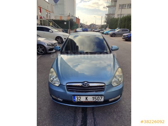 Sahibinden Hyundai Accent Era 1.4 Mode 2011 Model  200.000 km Mavi (metalik)