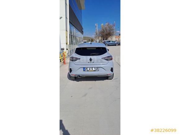 Sahibinden Renault Clio 1.0 TCe Techno Esprit Alpine 2024 Model
