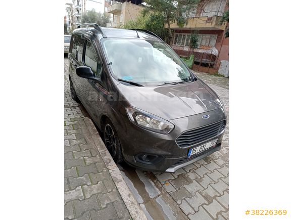 Sahibinden Ford Tourneo Courier 1.5 TDCi Titanium Plus 2022 Model