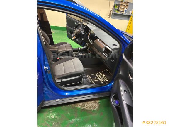 ACİL!! Sahibinden Kia Stonic 1.4 MPI Cool 2023 Model 