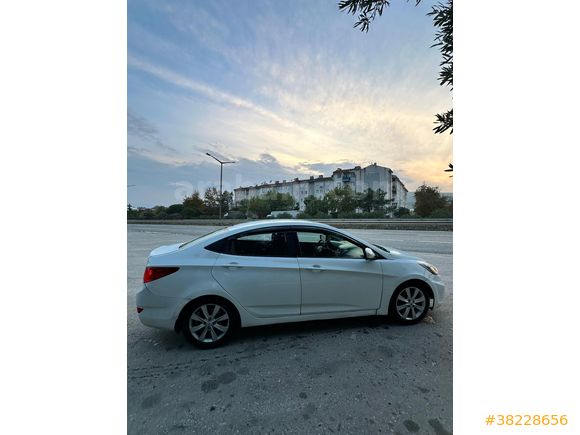 Sahibinden Hyundai Accent Blue 1.6 CRDI Mode Plus 2014 Model
