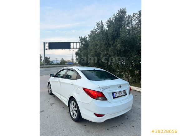 Sahibinden Hyundai Accent Blue 1.6 CRDI Mode Plus 2014 Model