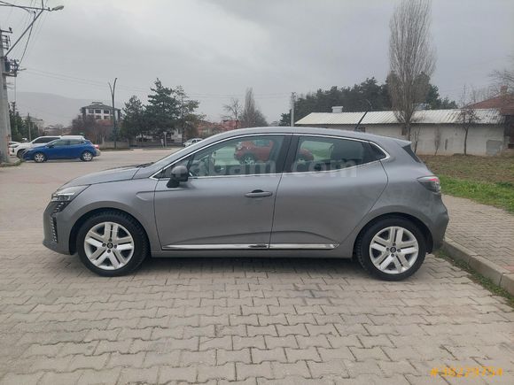 24 Çıkışlı Tramersiz Boyasız Değişensiz Clio Evolution
