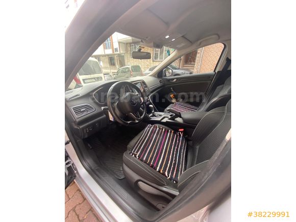 Sahibinden OTOMATİK Renault Megane 1.5 Blue DCI Touch 2020 Model  115.200 km Gri (metalik)