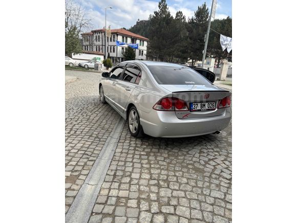 Honda  CIVIC FD6 
