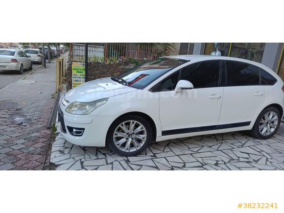 Sahibinden Citroen C4 1.6 HDi VTRPK 2010 Model  215.000 km Beyaz