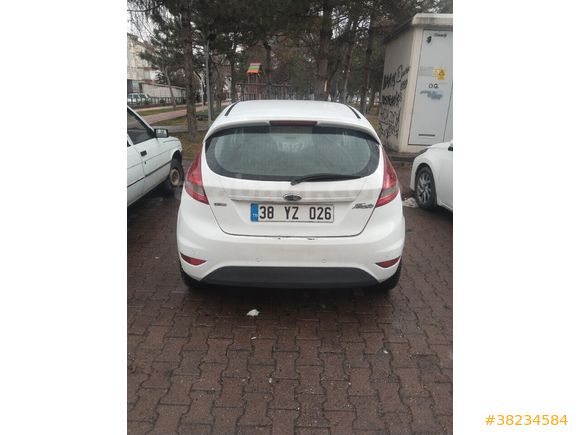 Sahibinden Ford Fiesta 1.4 TDCi My 2011 Model  296.000 km Beyaz