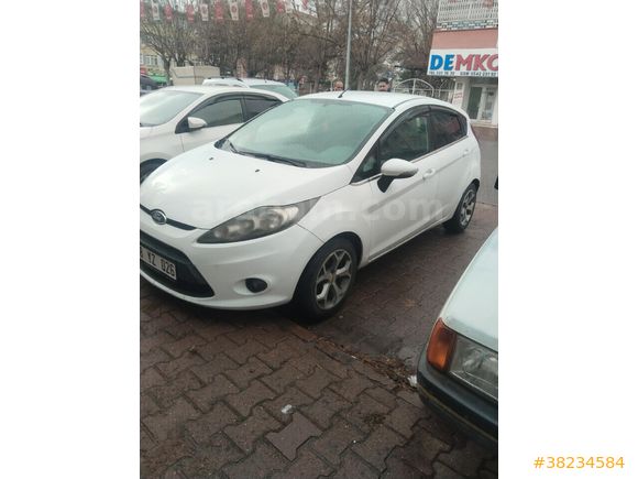 Sahibinden Ford Fiesta 1.4 TDCi My 2011 Model  296.000 km Beyaz
