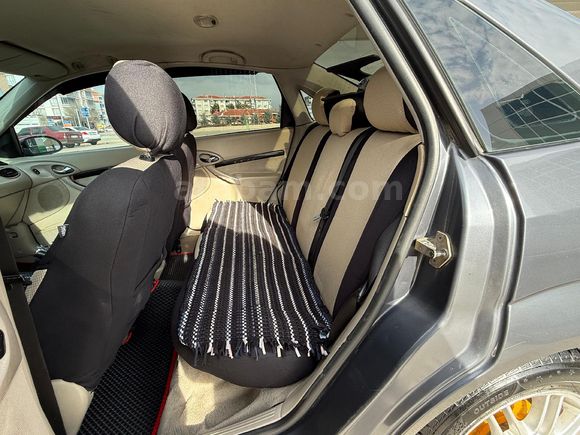 Sahibinden Ford Focus 1.6 Ghia 2003. Model