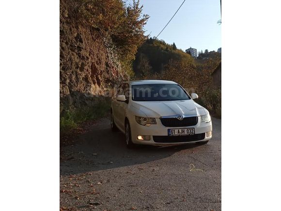 Sahibinden Skoda SuperB 1.4 TSI Active 2012 Model  252.000 km Beyaz