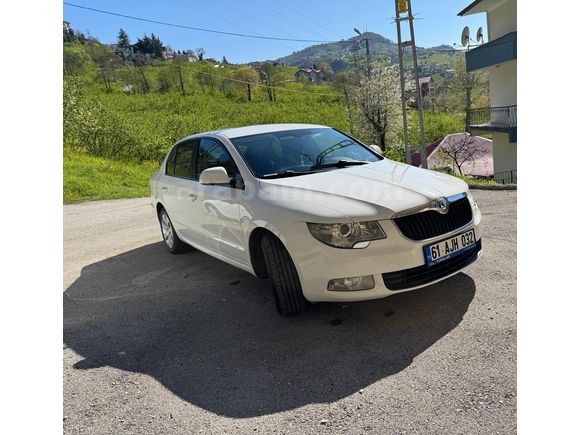 Sahibinden Skoda SuperB 1.4 TSI Active 2012 Model  252.000 km Beyaz