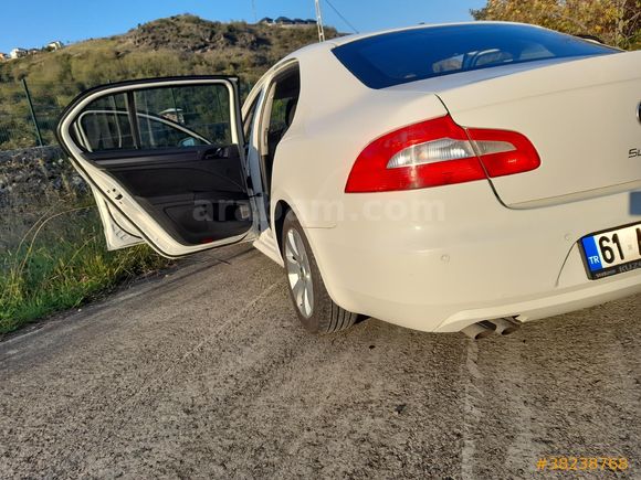 Sahibinden Skoda SuperB 1.4 TSI Active 2012 Model  252.000 km Beyaz