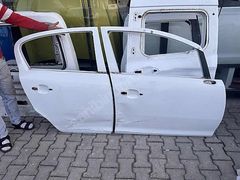 Corsa d sağ ön kapı