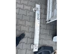 Peugeot 3008 ön tampon demiri