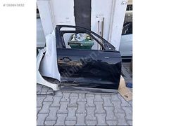 Audi Q3 sağ ön kapı