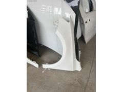 Jetta sol ön çamurluk beyaz orijinal